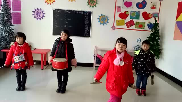 康籁星残疾儿童康复中心学生表演三句半