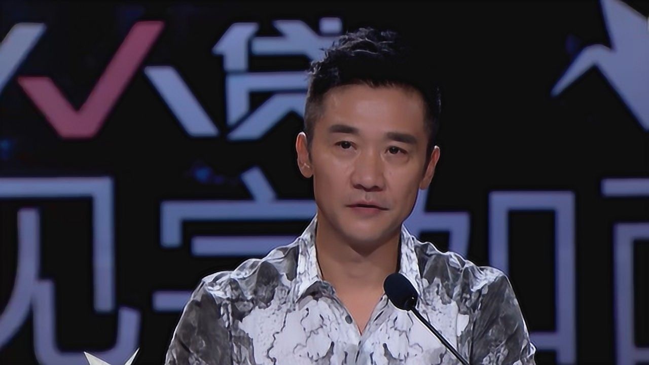 黄志忠用磁性低沉的嗓音徐徐地讲述着李叔同出家的决心