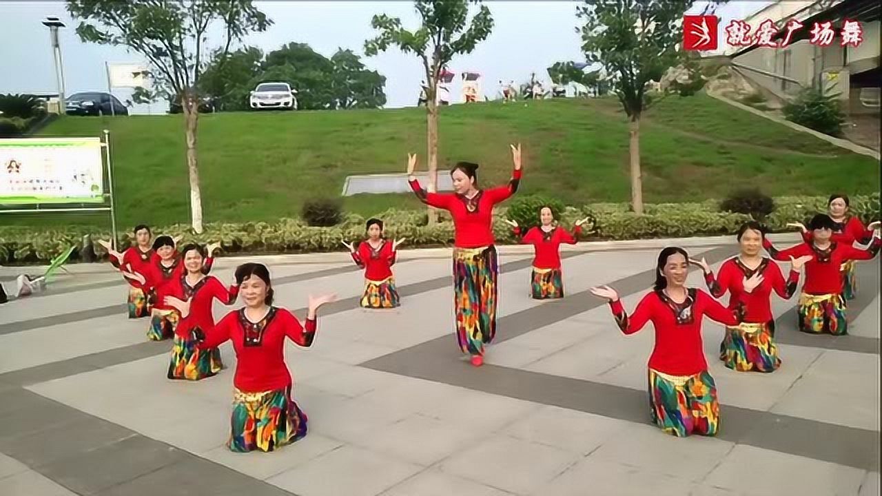 小铃铛舞蹈队广场舞《吉米阿佳》变队形印度舞