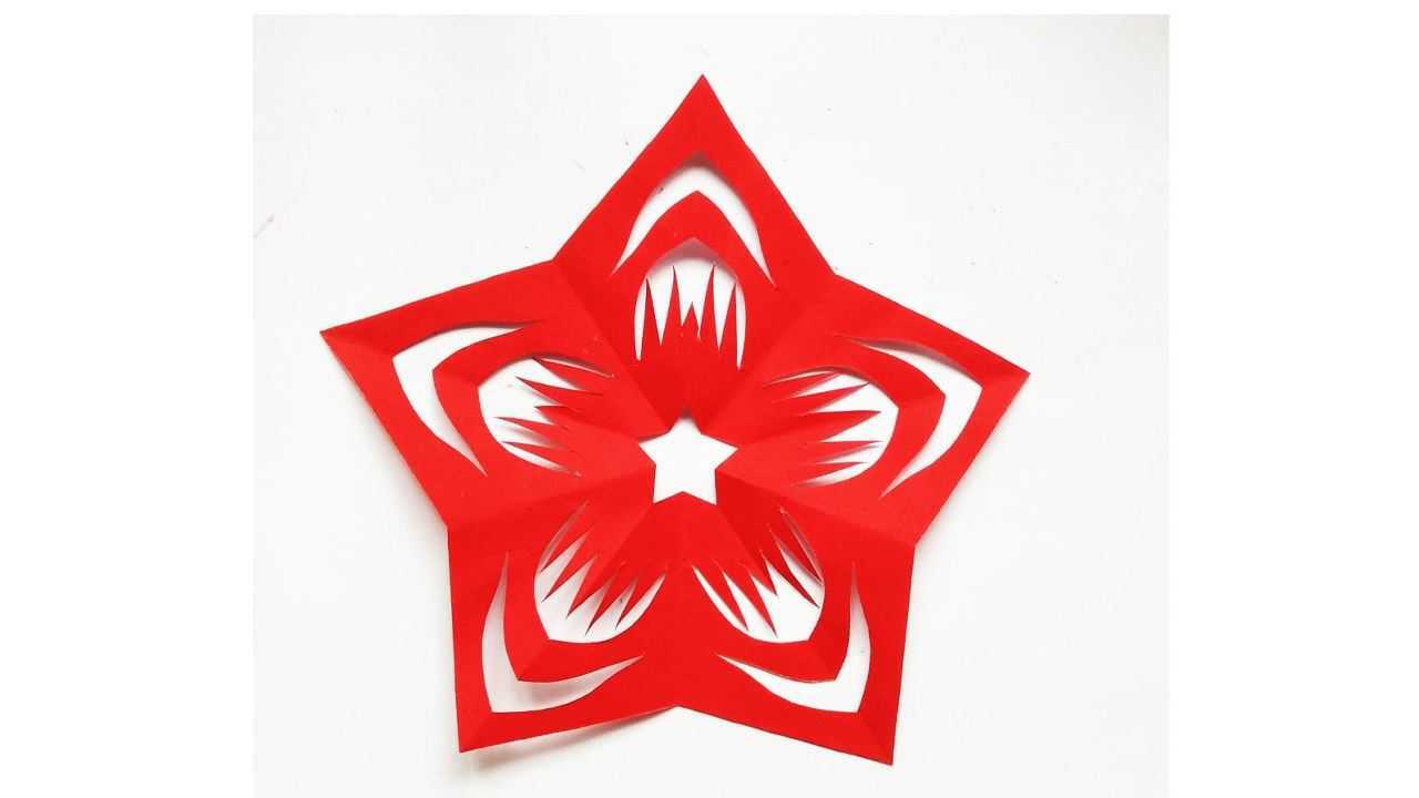 剪纸用最简单的折叠剪出五角星剪纸作品一