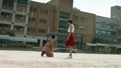 韩国《女教师》：越爱越堕落的危险师生恋