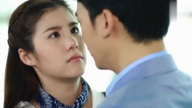 泰版《命中注定我爱你》女主走错房间,吻戏更是撩到不行