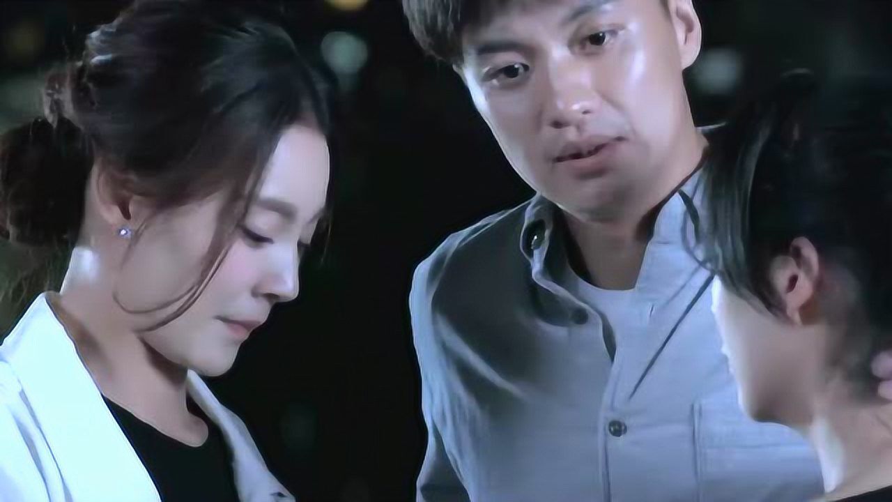 赵欣梅看着齐伟抱着牛淑荣和女儿,心里不是滋味