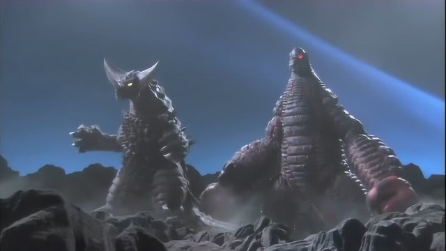 超进化哥莫拉和超进化雷德王vs宇宙皇帝雷布朗多星人