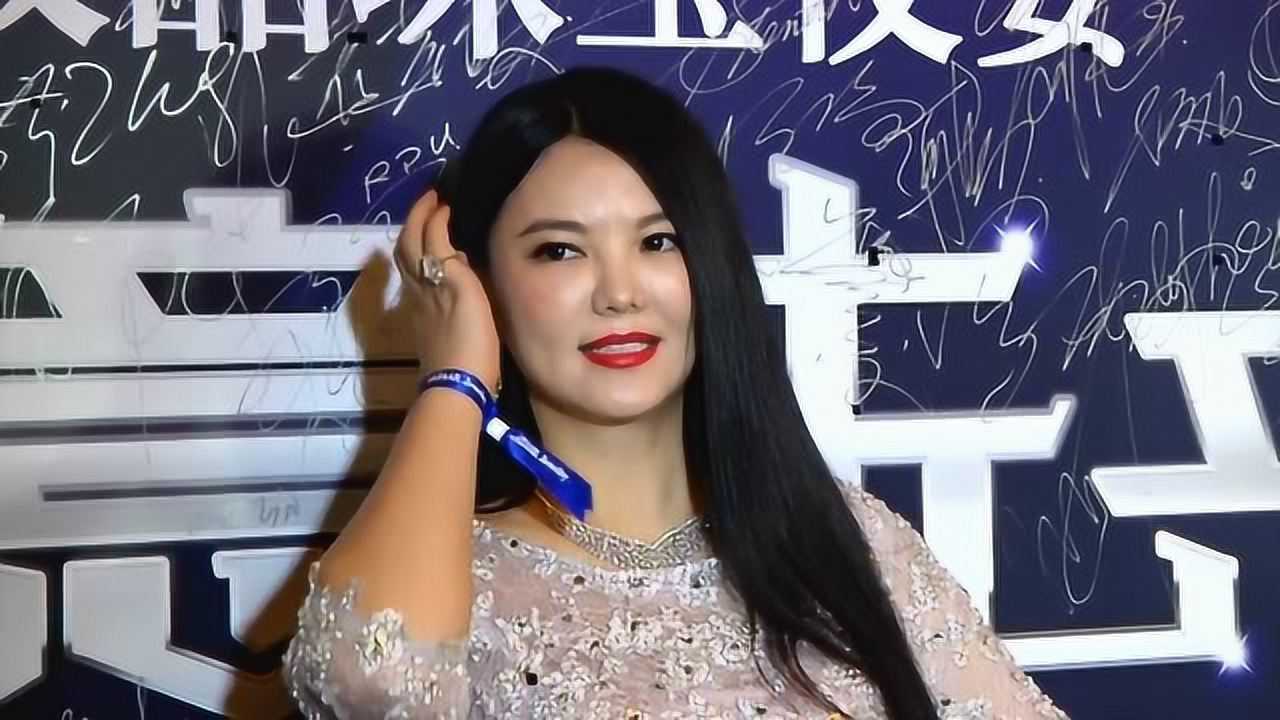 42歲李湘一家近照這對母女瘦下來還真美李湘富養女原因心酸