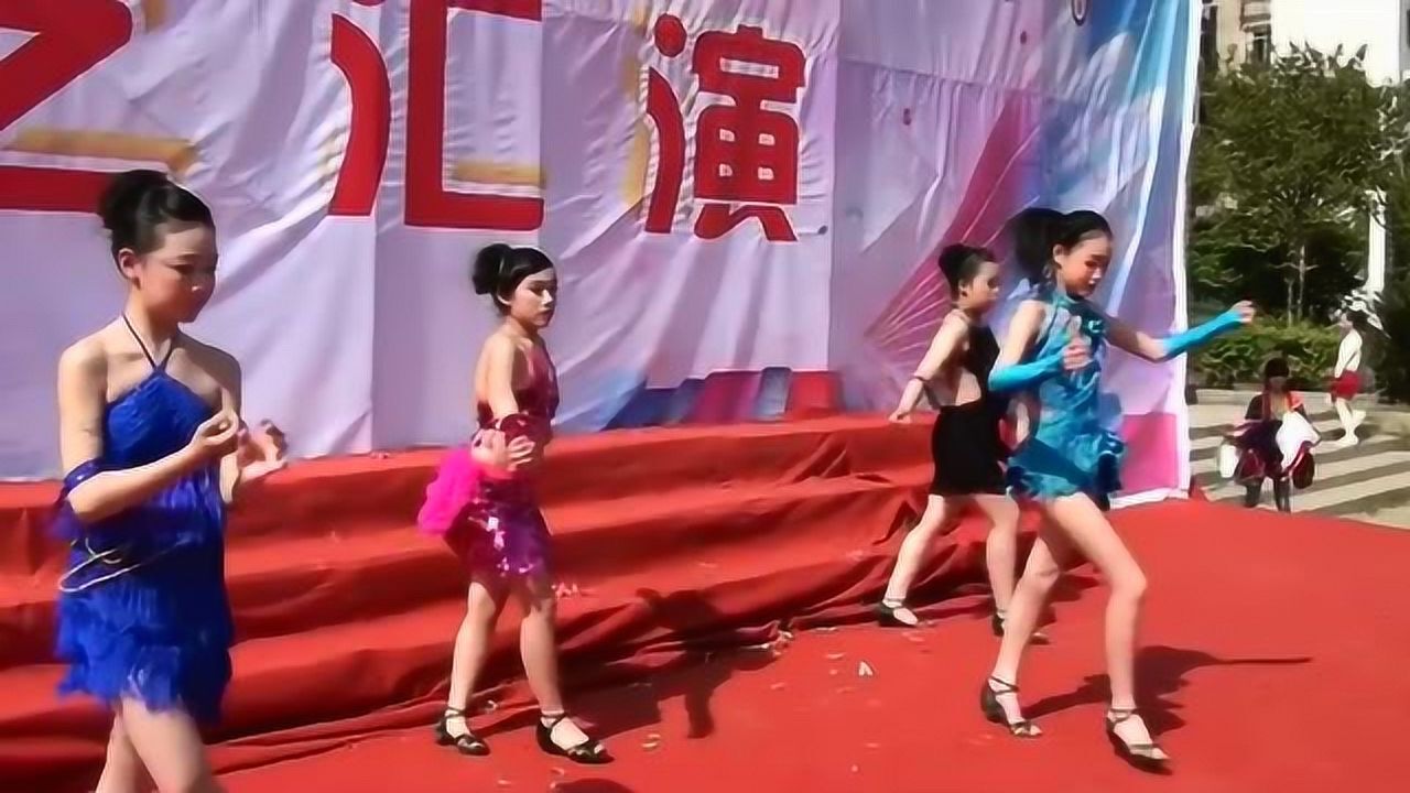清纯校园舞蹈系列:一起欣赏来自某中学学妹的拉丁舞_高清1080P在线观看平台_腾讯视频