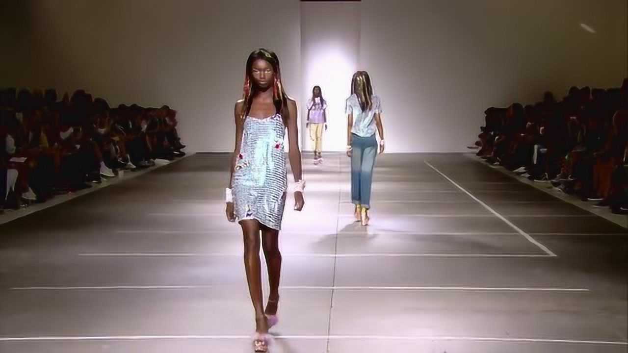 ginamurillo哥伦比亚时装秀大胆前卫