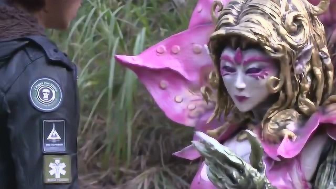 铠甲勇士拿瓦灵灵变成荷花欧克瑟