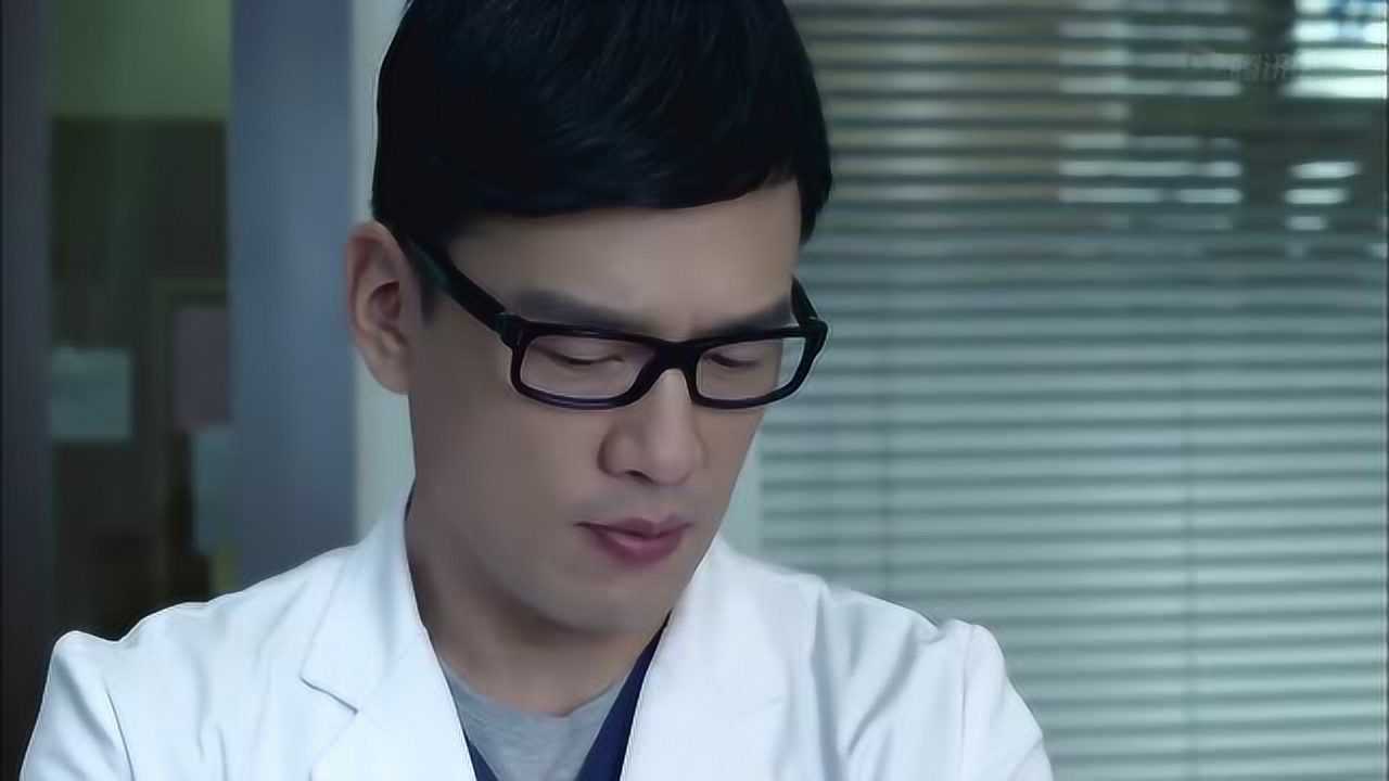 产科医生王耀庆故意找机会让佟丽娅出风头还好佟丽娅抓住了