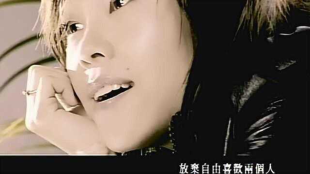 流行女歌手彭佳慧倾情演唱《喜欢两个人》