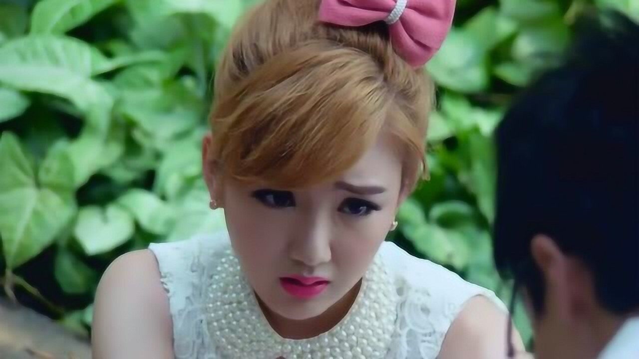 爱情回来了包念念的脚被高跟鞋磨破方思齐暖心我背着你吧