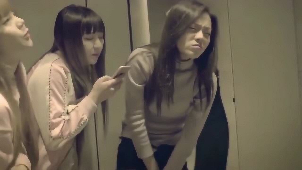 女生尿急时上厕所是什么反应!_腾讯视频