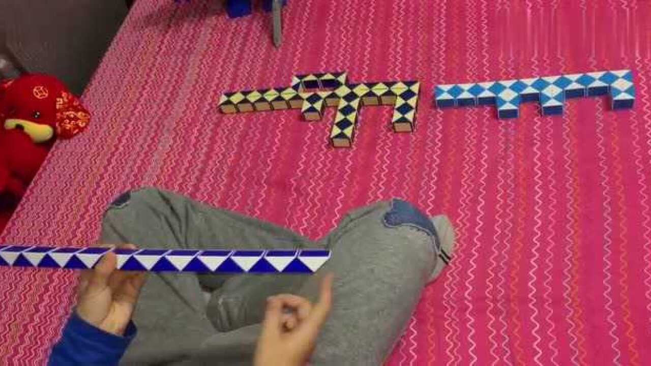 24段魔尺变半自动手枪