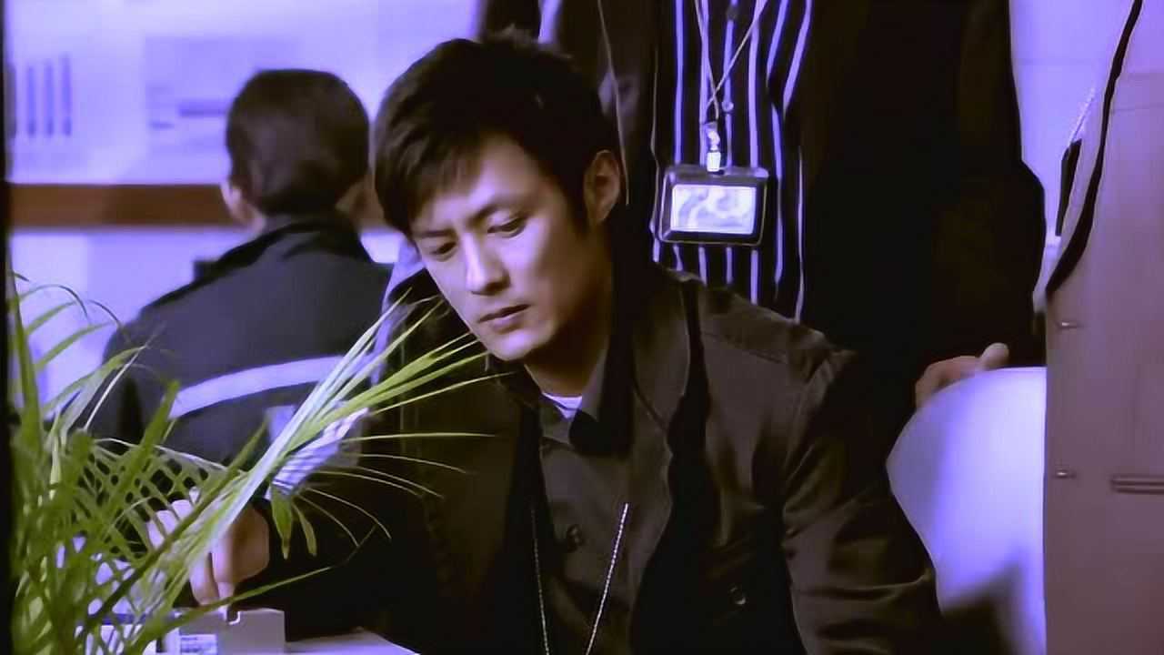 危险人物:当卧底劣迹斑斑遭同事怀疑否定,余文乐崩溃发飙!