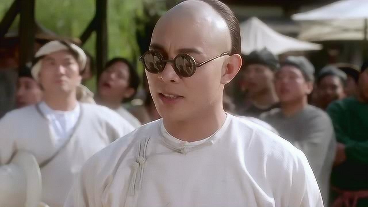 李连杰与张敏合作的黄飞鸿电影,不说张敏还是蛮漂亮的!