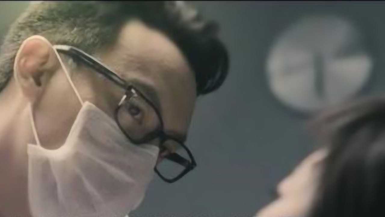 变态医生给女子检查身体，没想到最初这样的事情，看完令人心疼！_腾讯视频