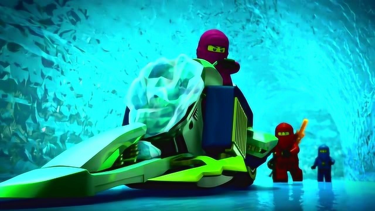 乐高幻影忍者赞的机车在冰上滑行蛇人们气的快冒烟了