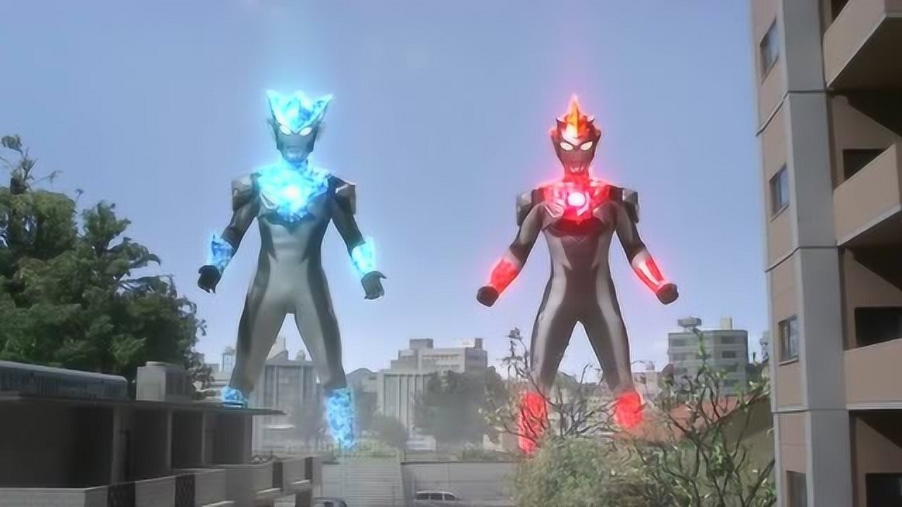 罗布奥特曼:变身布鲁奥特曼烈火形态,太酷了!_腾讯视频