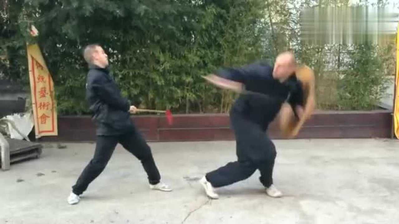 长枪最怕的冷兵器是什么?“缠头裹脑”成了传统武术刀法实战绝技_腾讯视频
