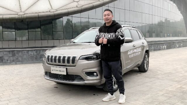 试驾大改款Jeep自由光 换上400牛米发动机百公里仅7秒