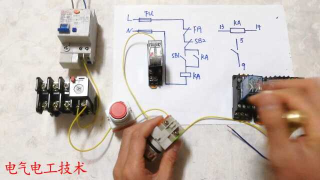 中间继电器能不能自锁?老电工直接一根根教你接线,附详细电路图