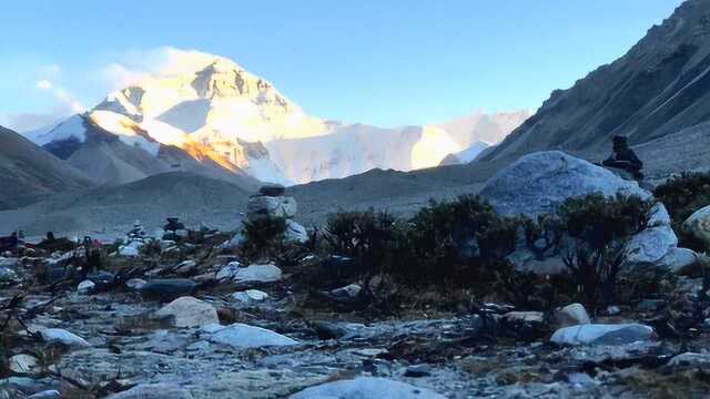 延时摄影:珠穆朗玛峰日照金山和珠峰旗云两大景观