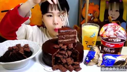 韩国吃播卡妹吃蛋糕系列 今天就想吃巧克力味儿的东西