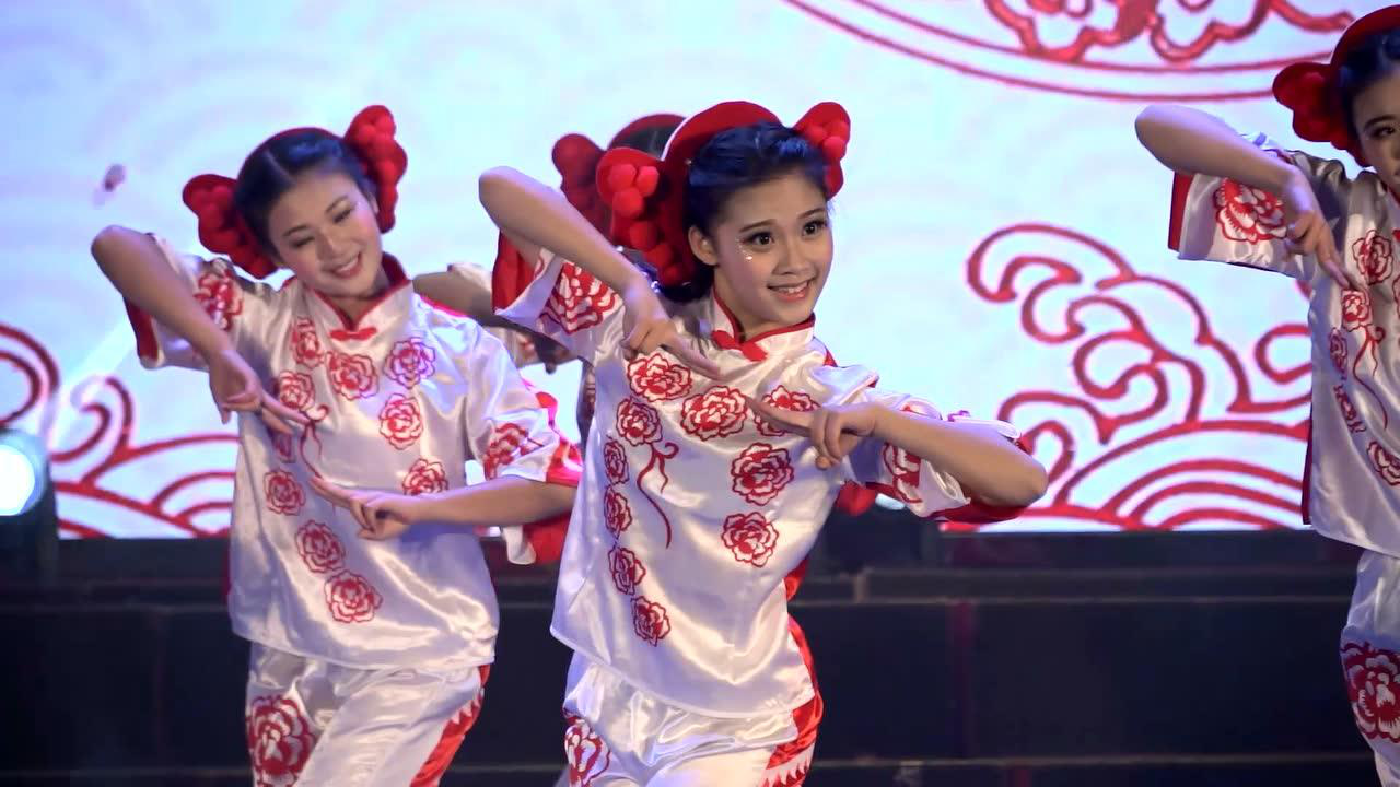 肇庆市广东肇庆中学节目舞蹈《剪纸姑娘》1