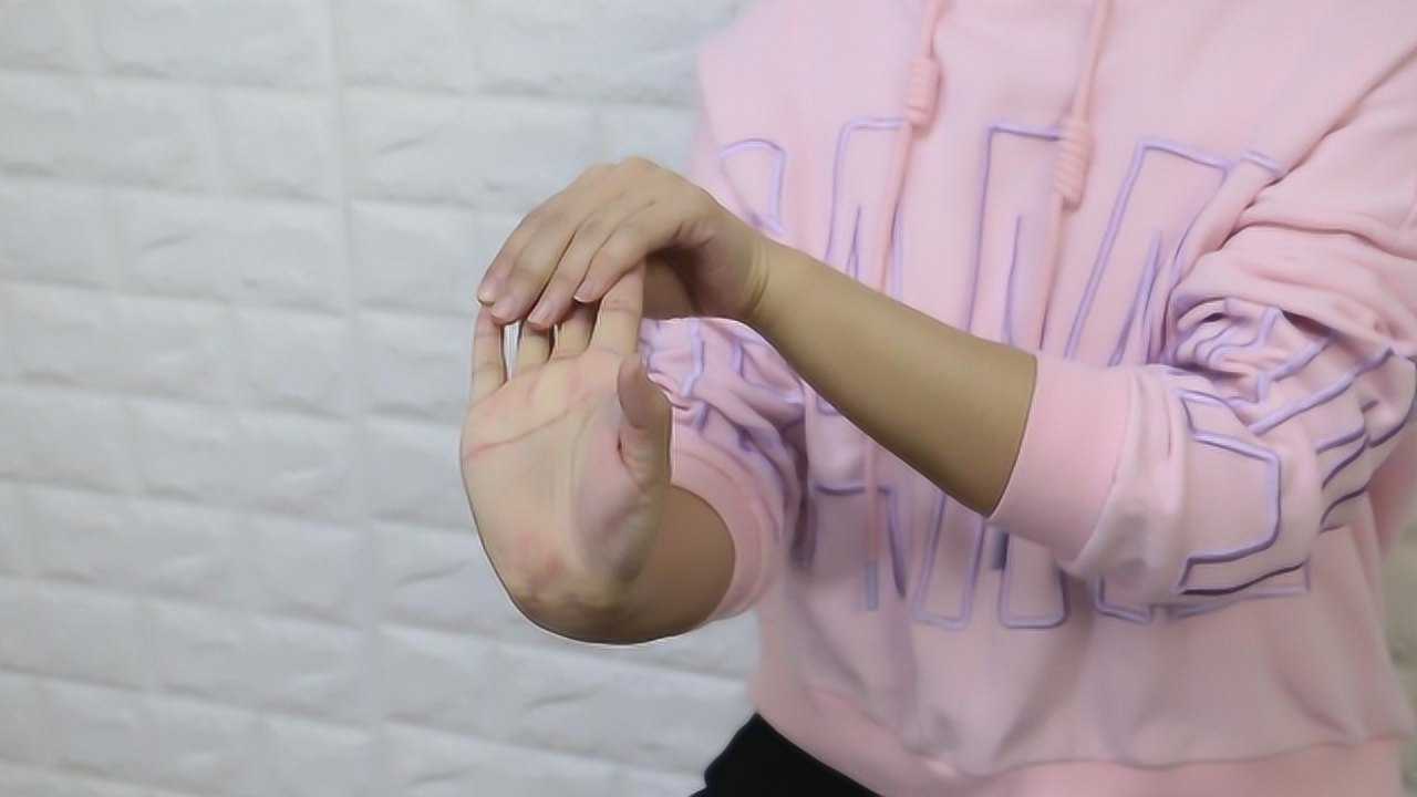 手腕疼常做这5个动作尤其是长期玩手机拿鼠标的你