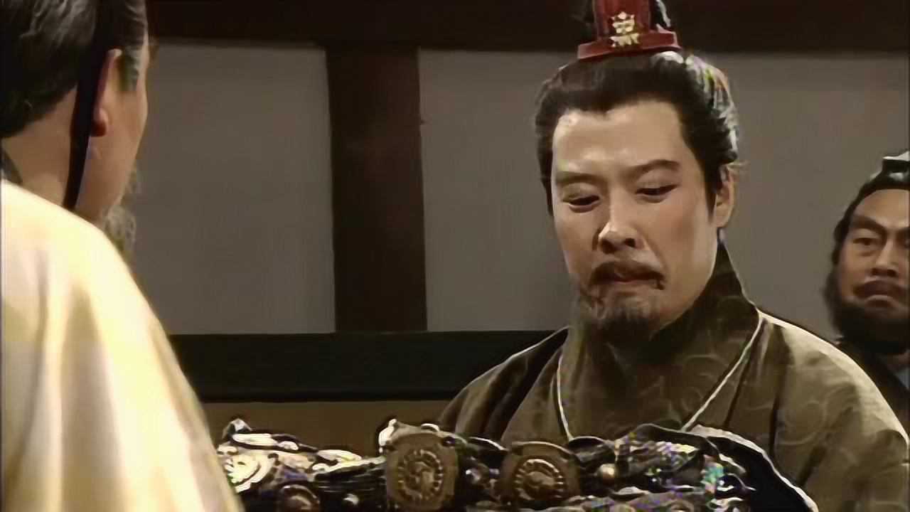 三国演义:刘备送出一件旧盔甲,就让严颜激动下跪,大喊主公!_高清1080P在线观看平台_腾讯视频
