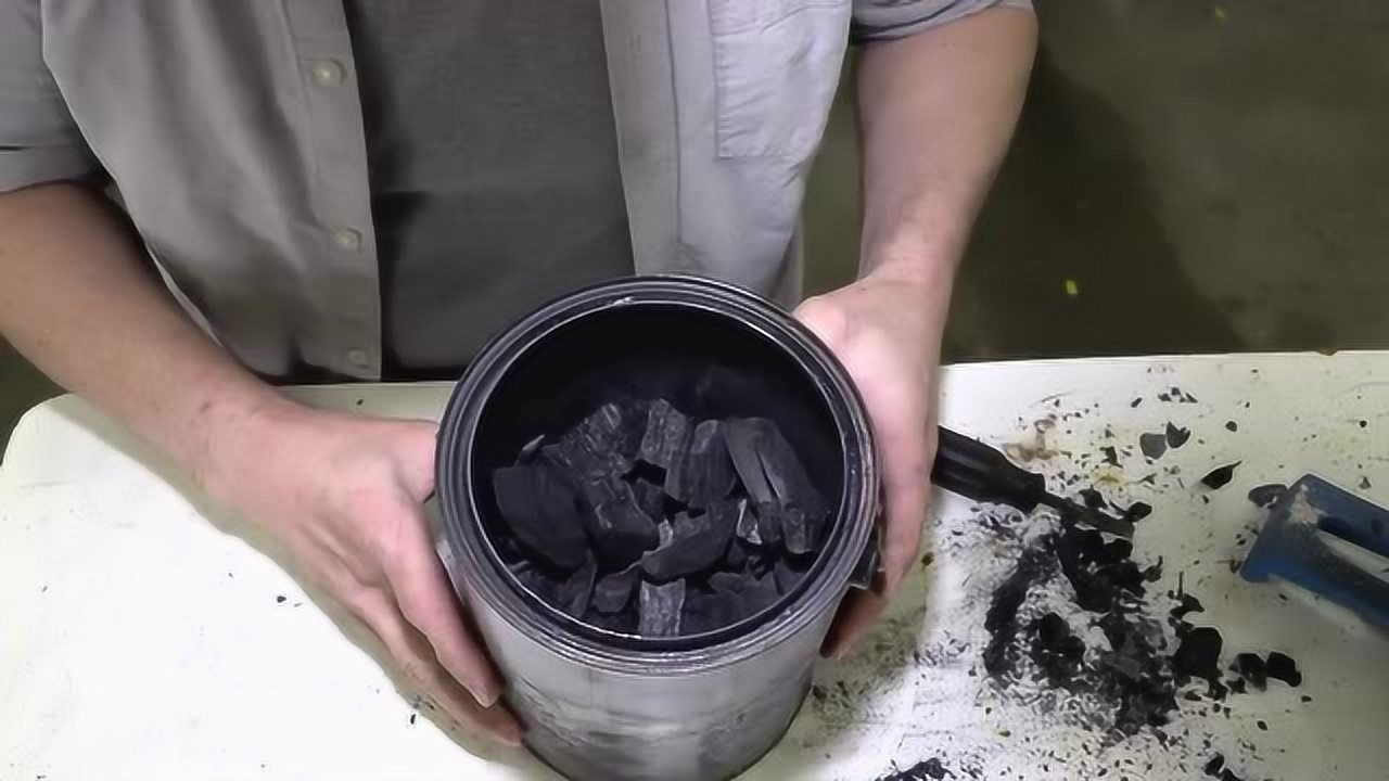 如何用铁桶烧制木炭