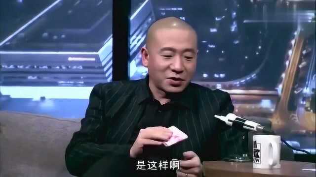 主持人:你和王菲好过?梁龙:感情维持了一个非典时间!