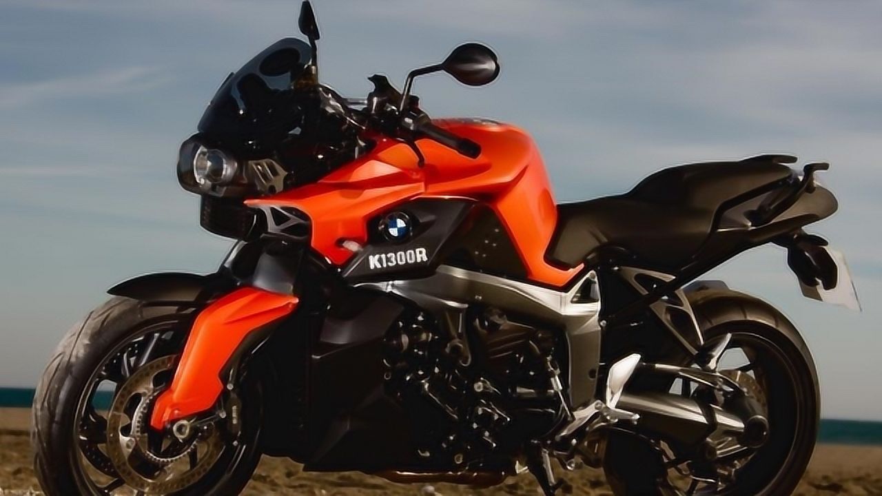 实拍宝马k1300r山路骑行压弯,视频车手技术太好了