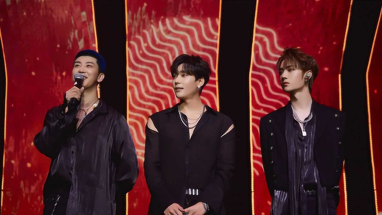 乐华十周年演唱会王一博领衔uniq演唱monster