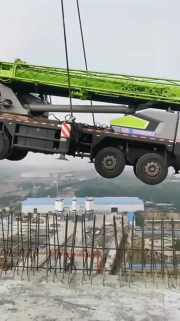 63吨塔吊盘中联50吨汽车吊