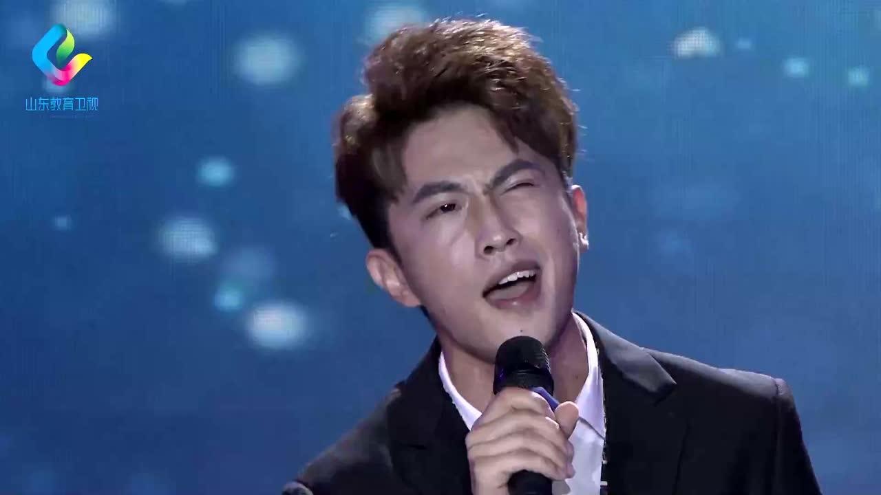 山东教育卫视主持人郑毅《需要人陪》