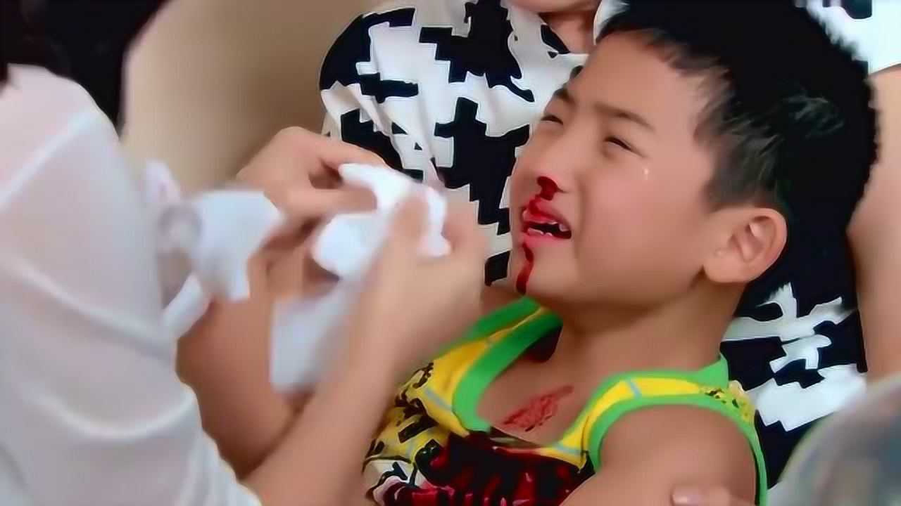 儿子总喜欢抠鼻子,不料这次鼻子流血不止,进门一看吓坏了