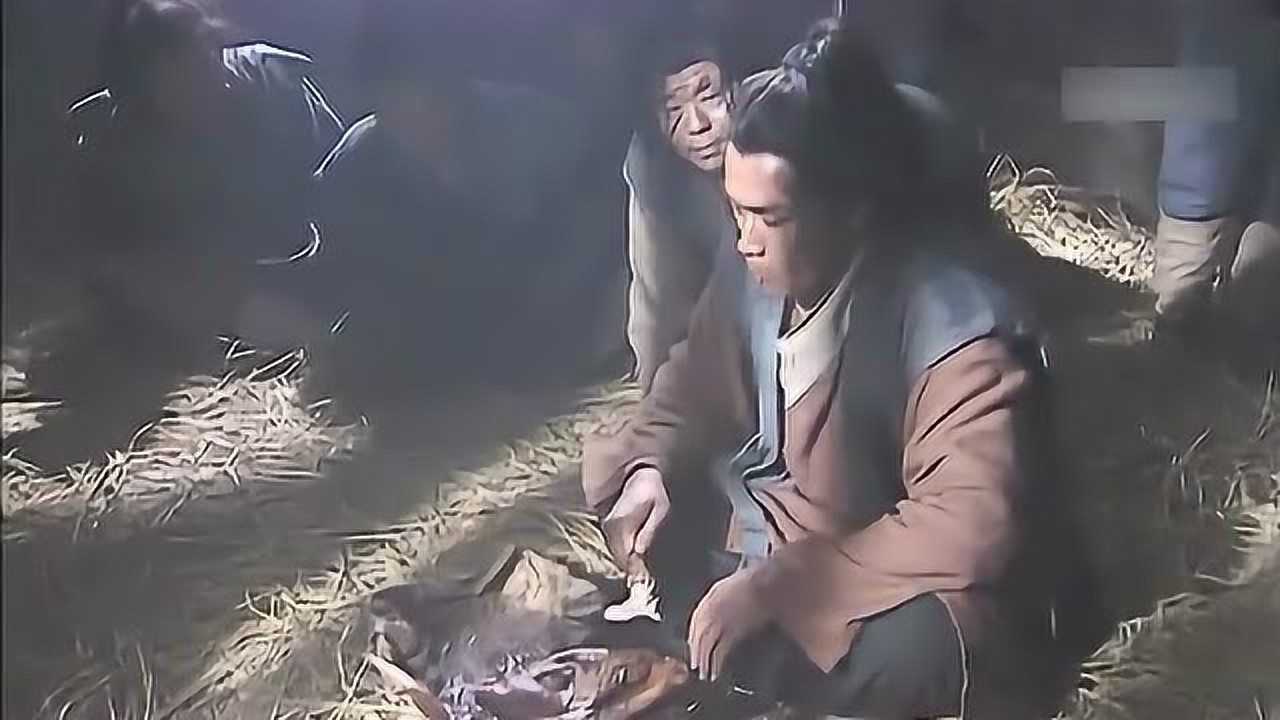 水浒传武松在牢里吃烧鹅犯人们看的好馋抢却打不过他