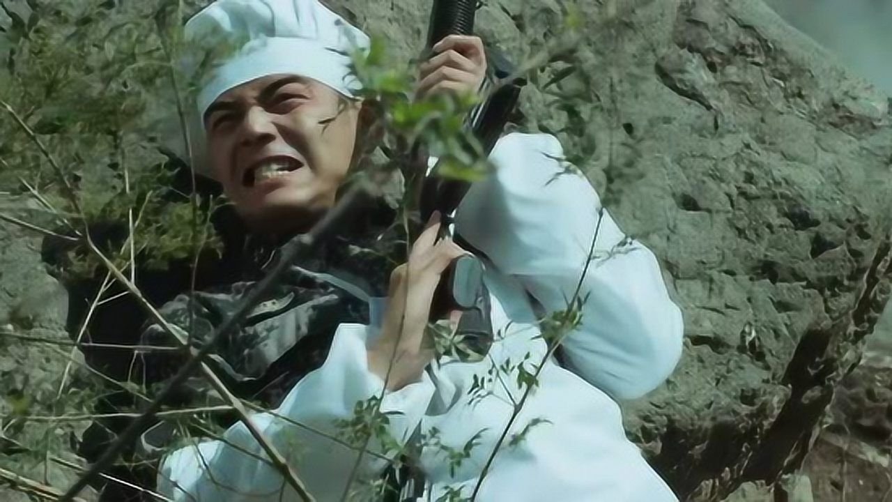 神犬奇兵郭有栋击毙罪犯不料关键时候却没有子弹这下危险了