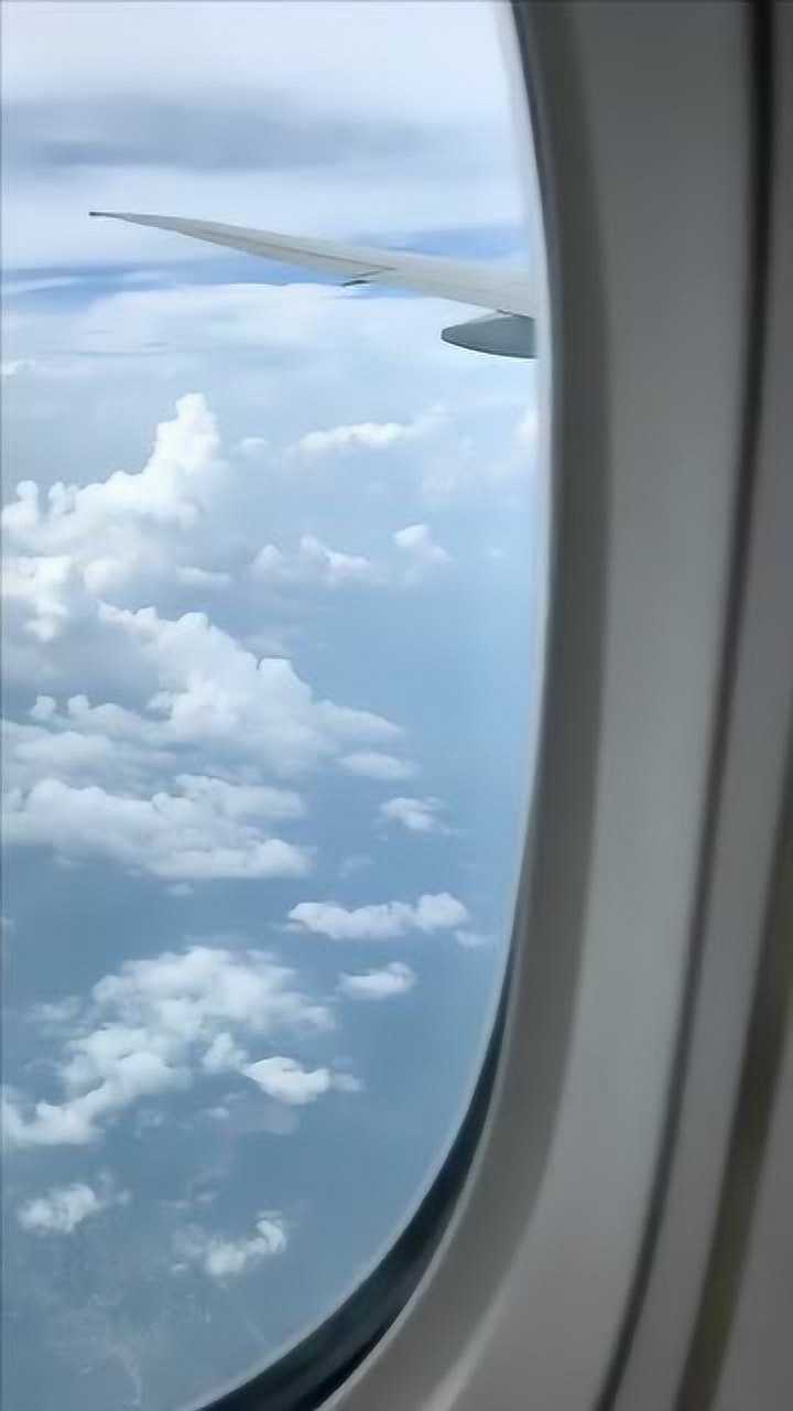 笑死了原来奥特曼是这么飞回家的坐飞机偶遇了奥特曼呀