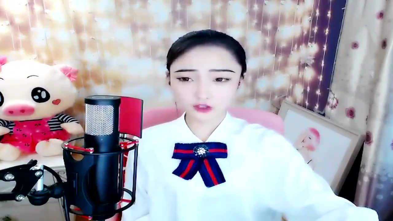 美丽大妹子这首纸短情长经典情歌唱的很棒堪比原唱