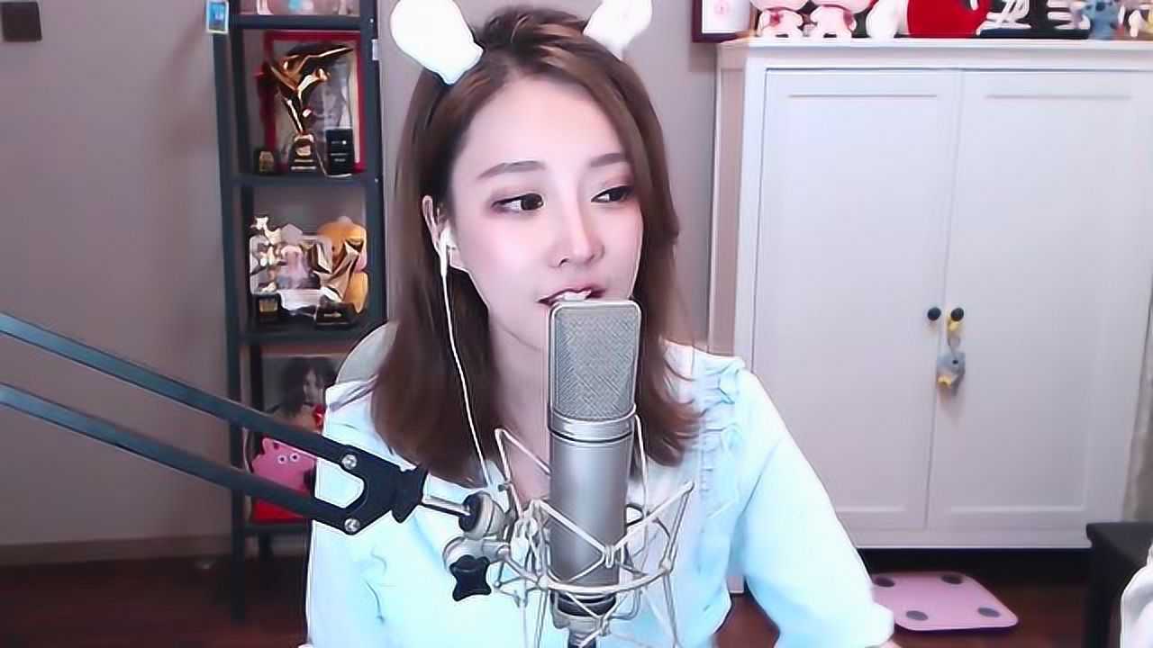 即兴对唱歌我们的歌01:03冯提莫洗不白的污点,和专业歌手合唱被碾压