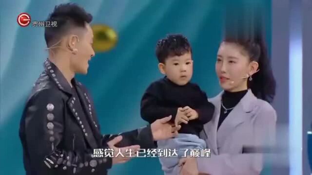 严少辰花式翻唱“好嗨哟”,主持人:听着好奇怪啊!