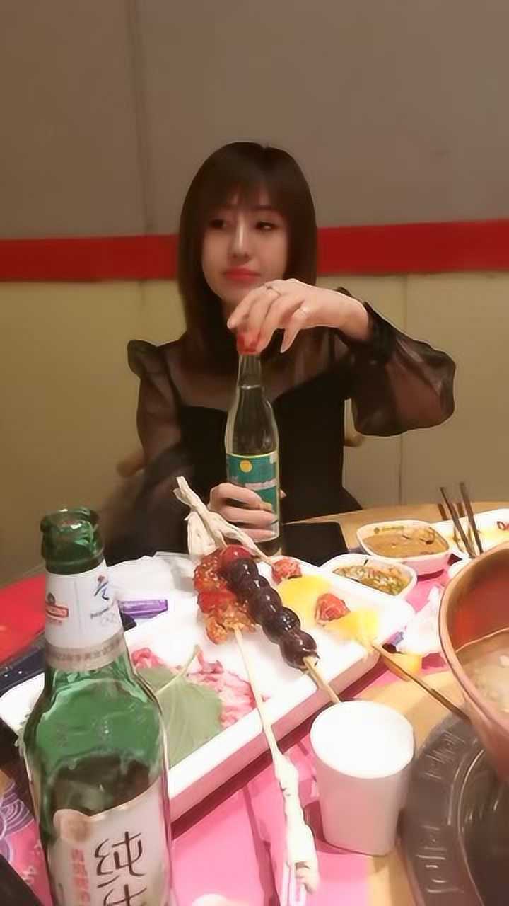 喊美女来喝酒,结果我惊呆了,美女:我干了,你们随意!