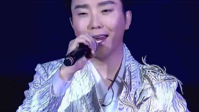 李玉刚演唱《新贵妃醉酒》,酥到了骨子里,难以想象的美妙!