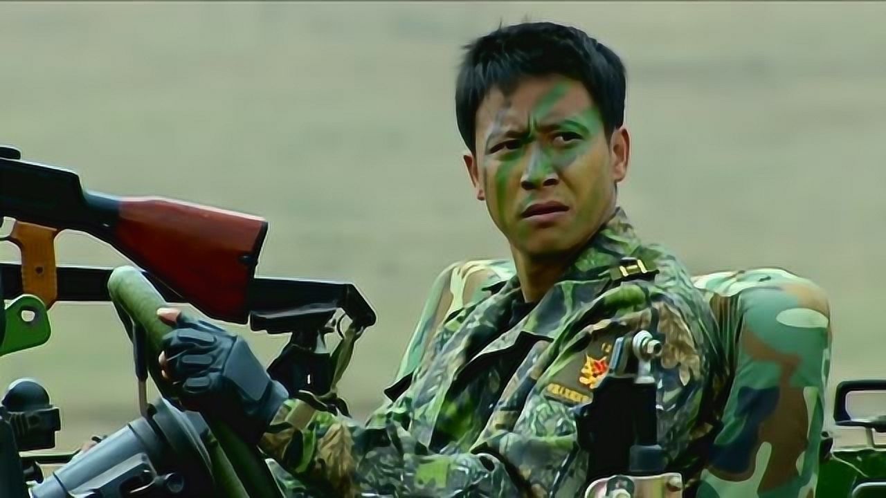 马小帅伪装被发现高连长看是自己的兵要放他马小帅做法贼硬气