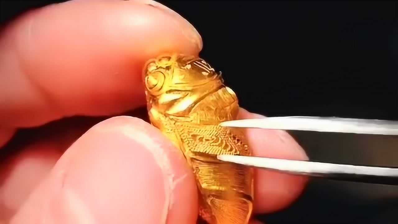 民间工匠制作的黄金金蝉,身上的细纹都非常清晰,传统工艺值得传承!