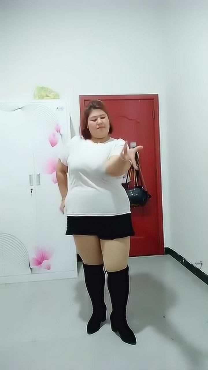 这个胖姐姐火了,跳舞动感,旋律优美