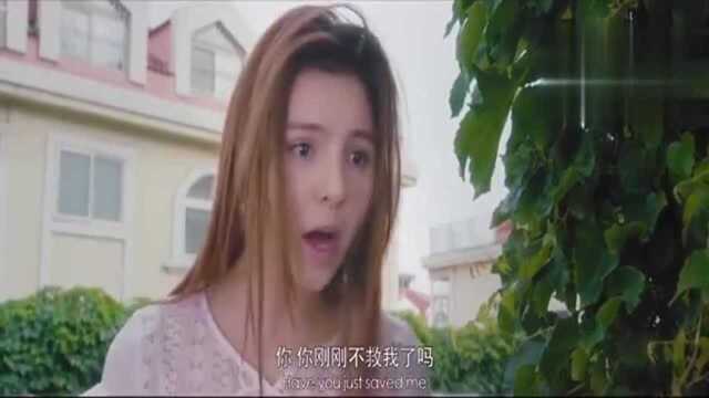 救了美女就要负责这哥们就摊上这事了