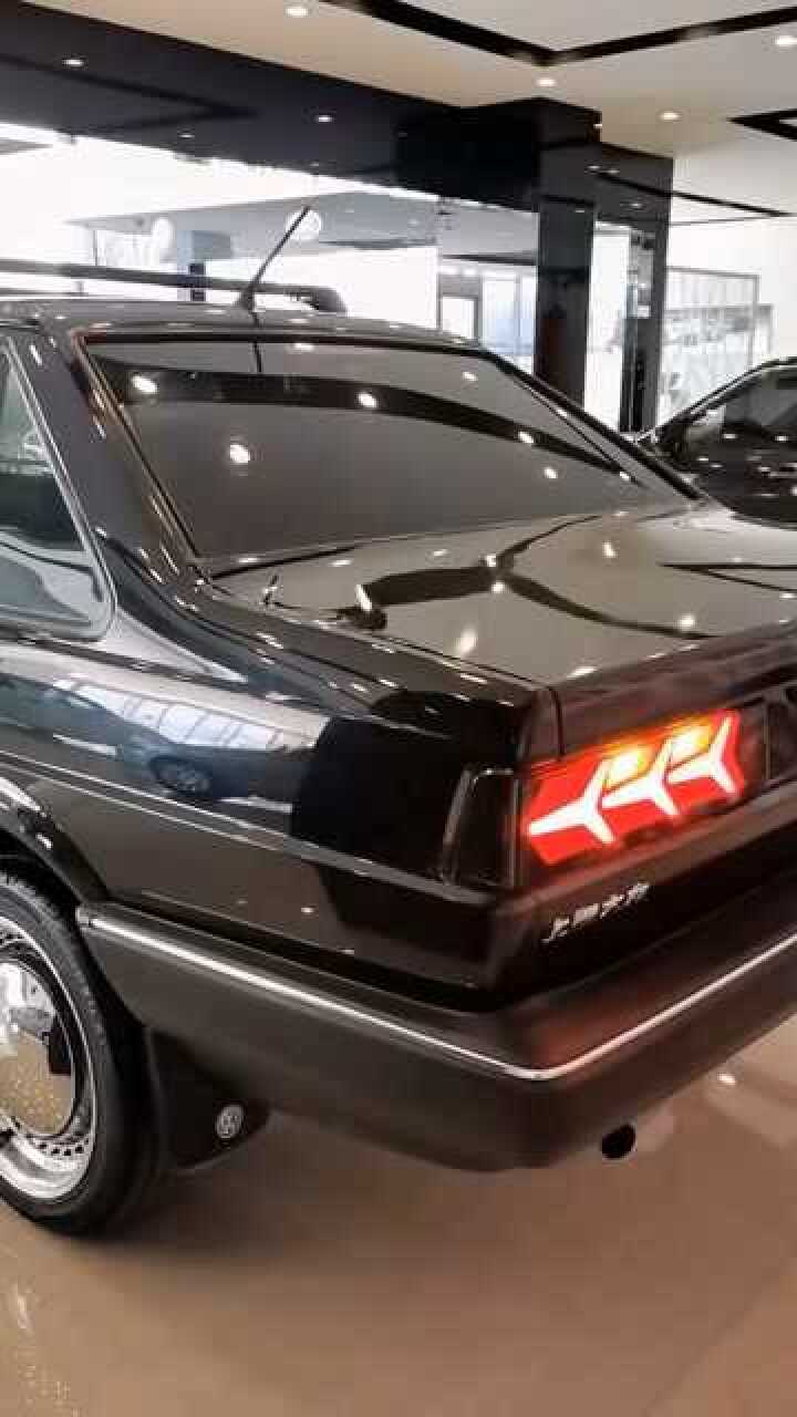 那句话怎么说白色的捷达黑色普桑后备箱里都有枪